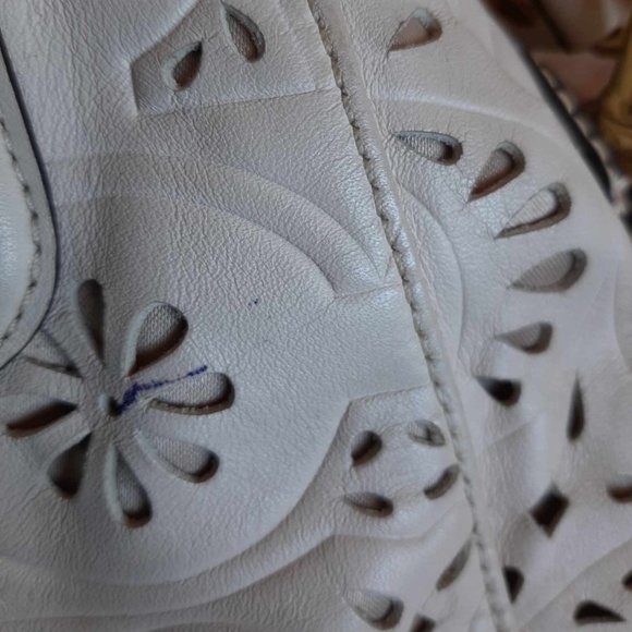 Coach eyelet purse - Picture 14 of 15